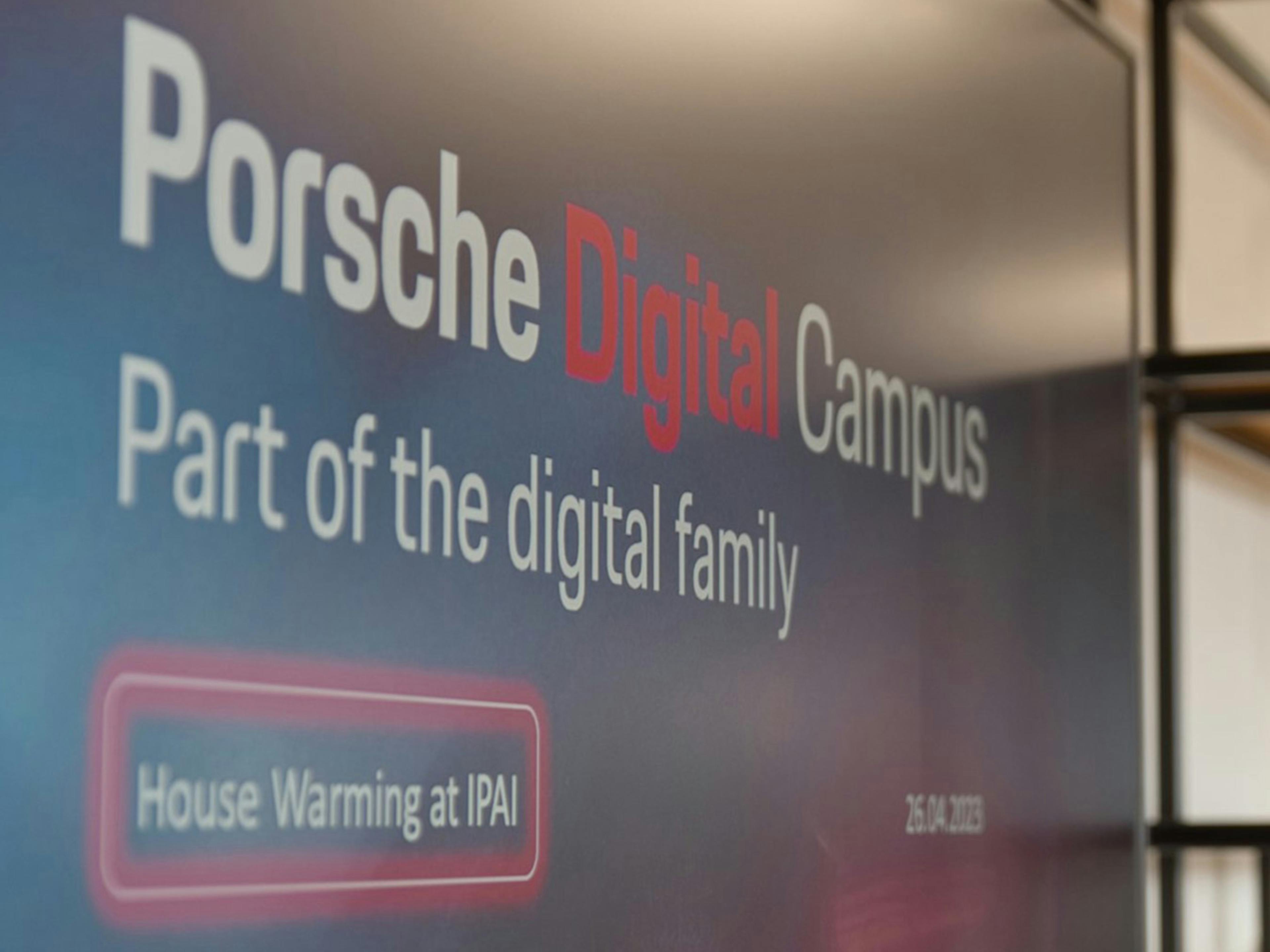 Der Eingangsbereich des Porsche Digital Campus in Heilbronn.