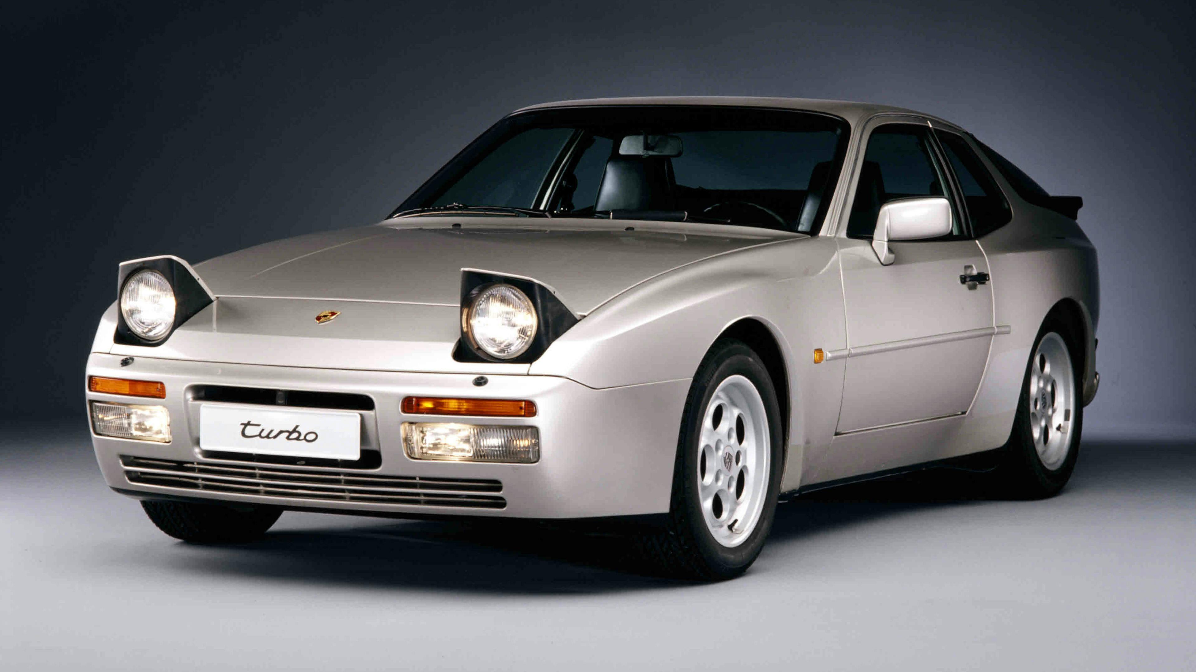 Porsche 944 Turbo (1985-91) mit Klappscheinwerfer.