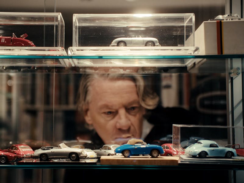 Short clip on Porsche Classic Motoroil 10W-60 with protagonist Henk and his Porsche 911 G-model.