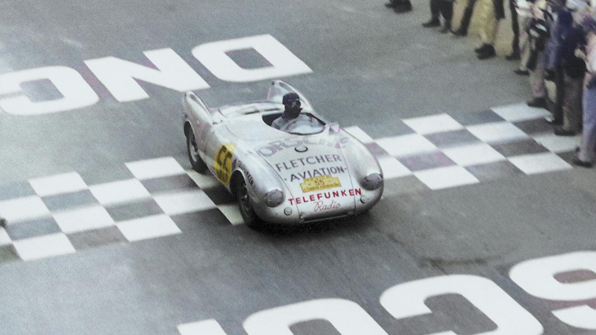 Cruzando una nueva meta, el 550 Spyder estaba cada vez más cerca de la victoria.