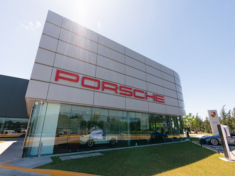 Exterior view of the Porsche Centre Buenos Aires