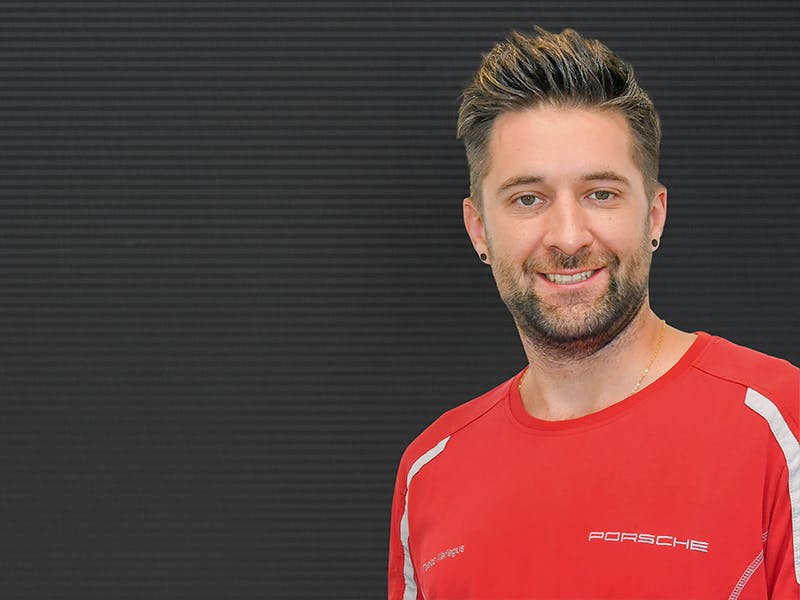 Portrait of the factory restoration employee Tobias Kariegus