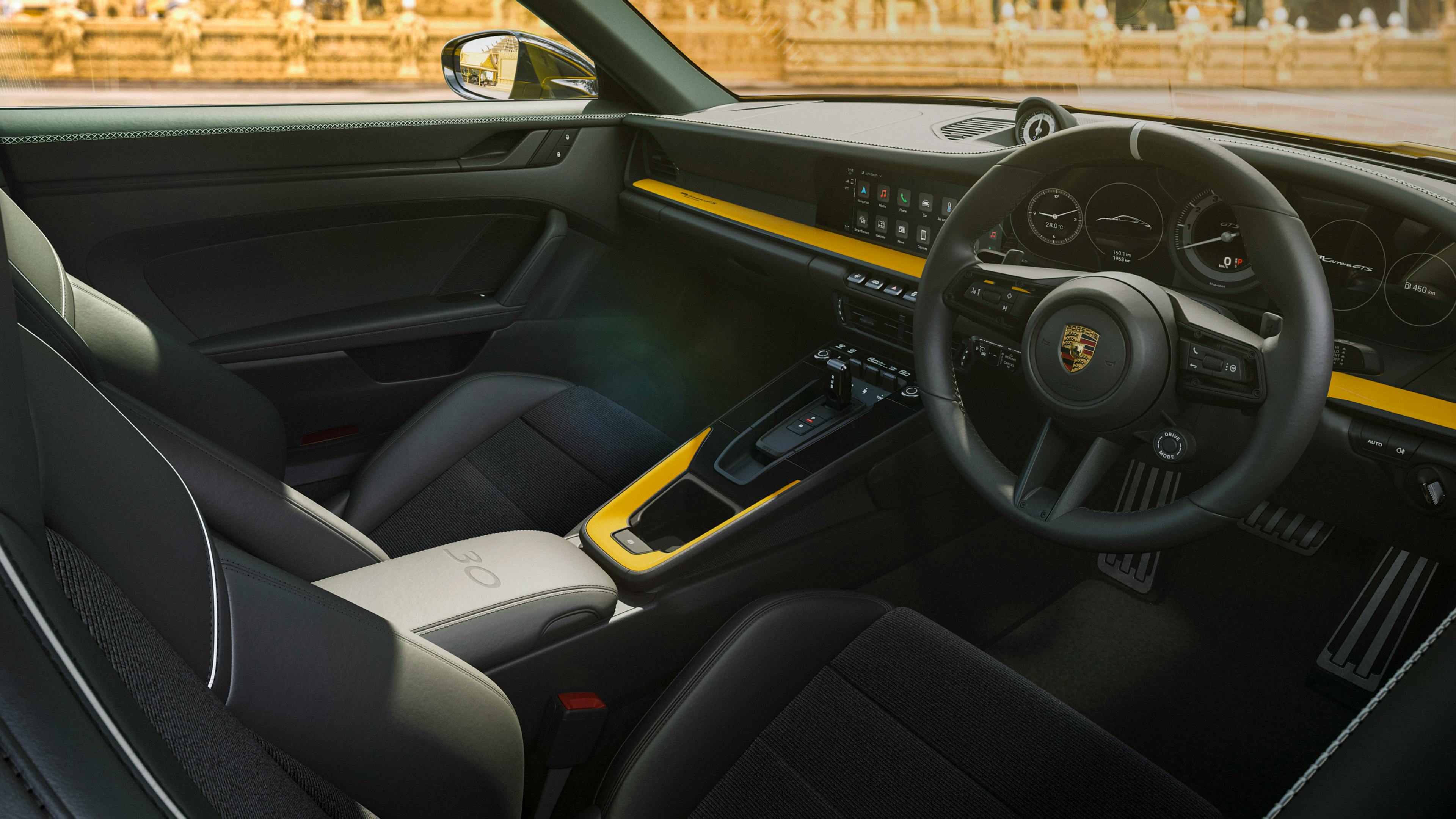 Dreams in Colours: Interior close-up on dashboard with a neon yellow interior trim strip.