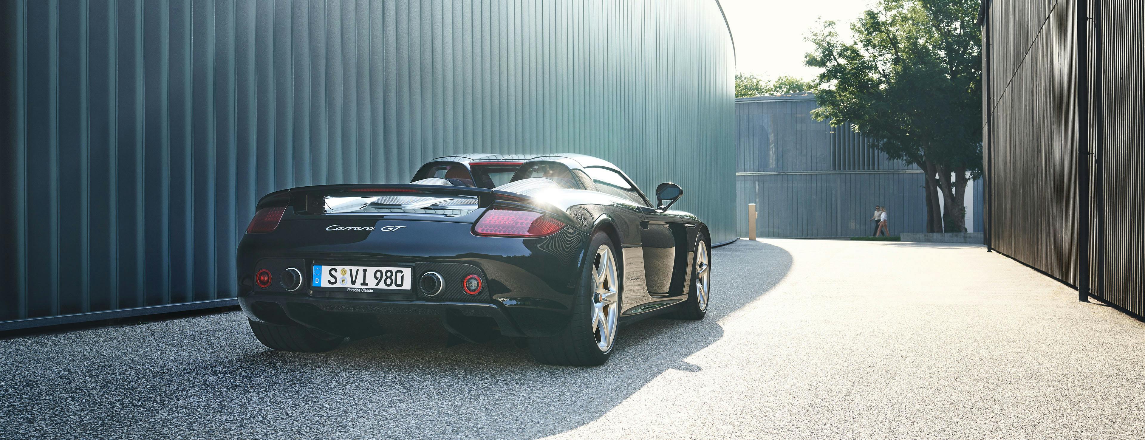 Schwarzer Porsche Carrera GT
