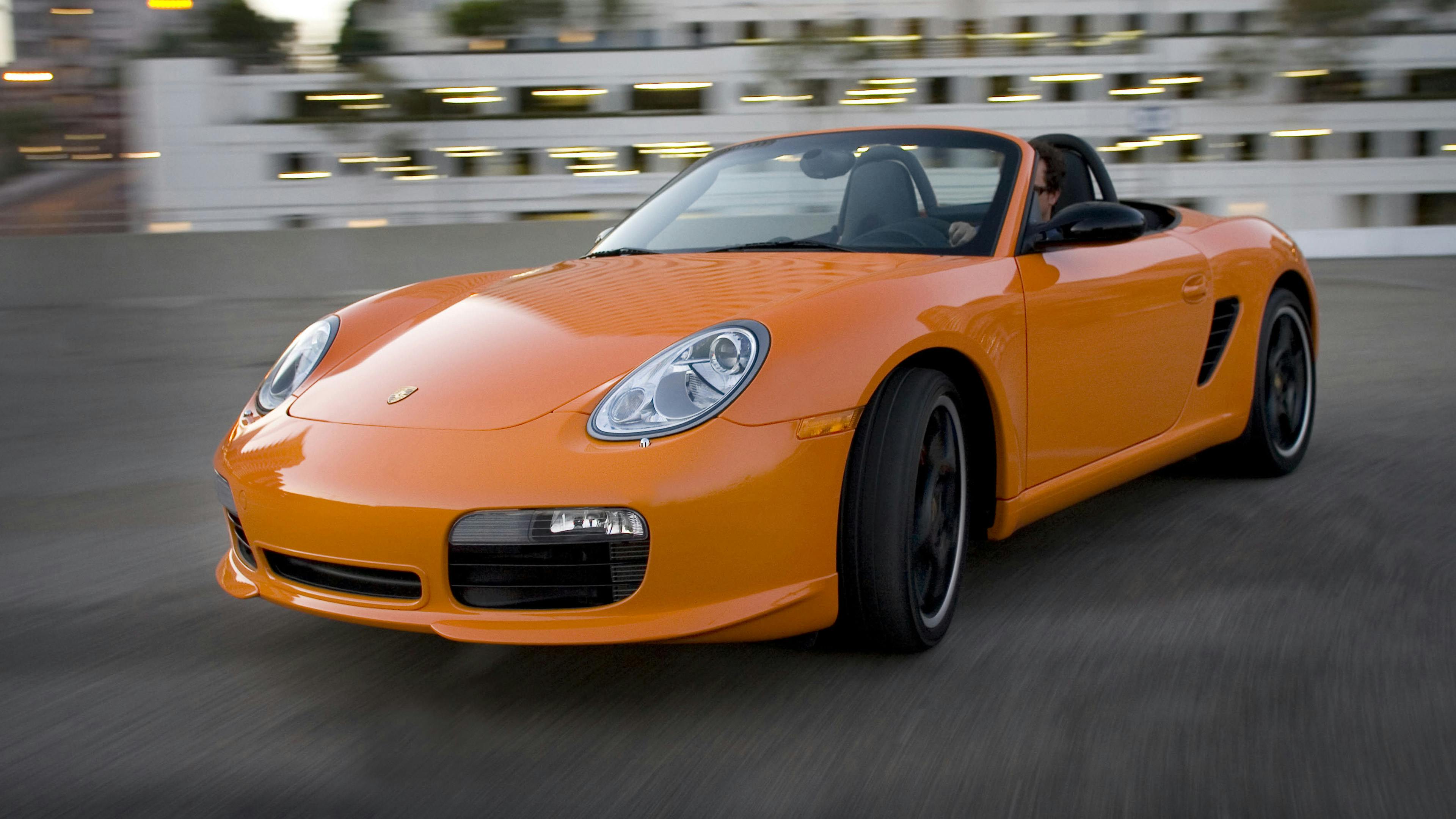 Motif marketing en studio du Boxster Limited Edition – USA GT3 RS Orange.